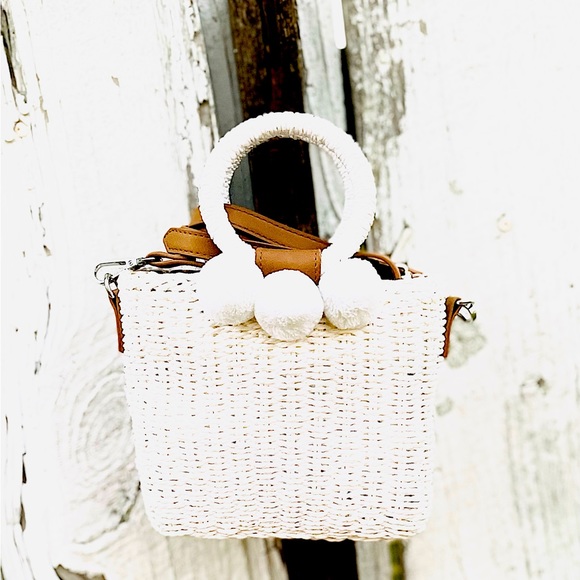 Cute basket weave Purse with a Verse 🙏🏻 - Picture 1 of 2